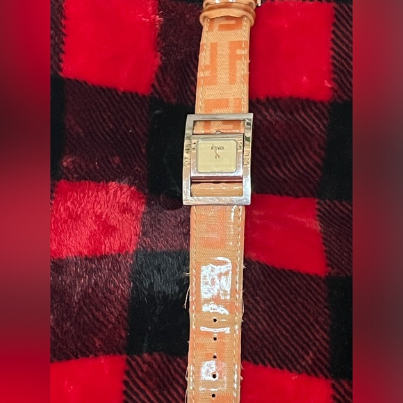 Authentic  Fendi Watch Gyro Rotating Face - Picture 3 of 10